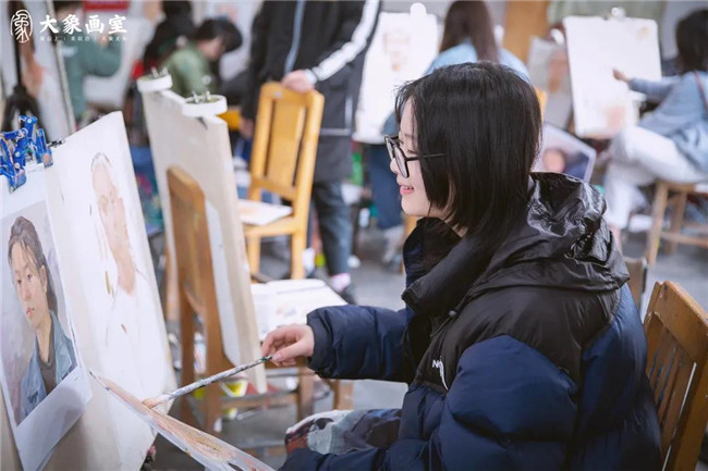 杭州大象画室|卢岚 :来自四川应届的她很有想法，好学是她的标签！